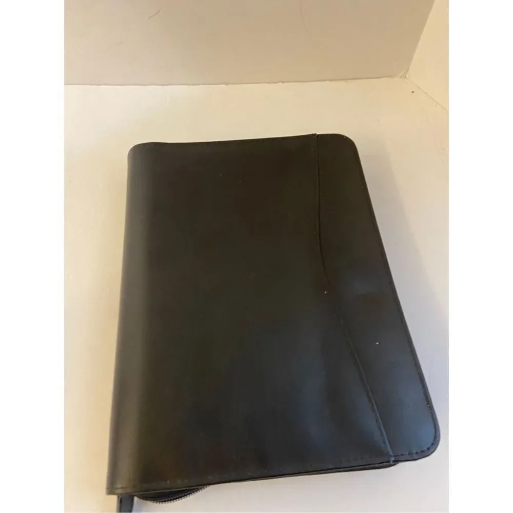 Daytimer leather zipper agenda‎ book item 9213TA